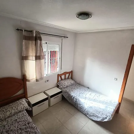 בית נופש Chalet Adosado Vacacional *